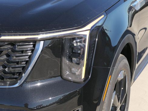 New 2026 Kia Sorento EX AWD/4WD image 8