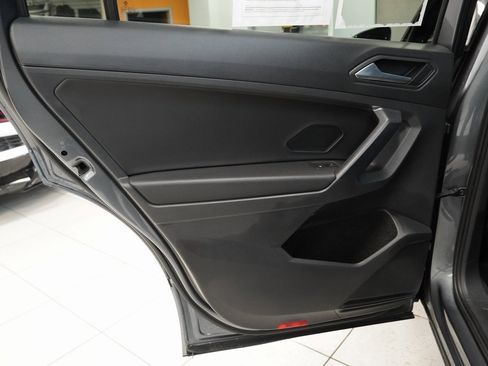 Used 2021 Volkswagen Tiguan SE R-Line image 25