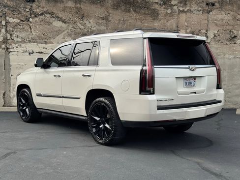 Used 2015 Cadillac Escalade Premium image 6