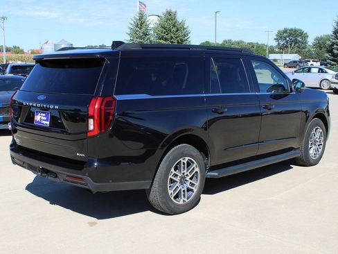 Used 2025 Ford Expedition Max Active AWD/4WD image 5