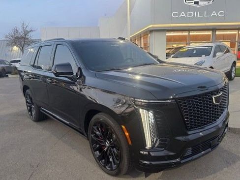 Used 2025 Cadillac Escalade Sport Platinum w/ LPO, ONYX Package image 1