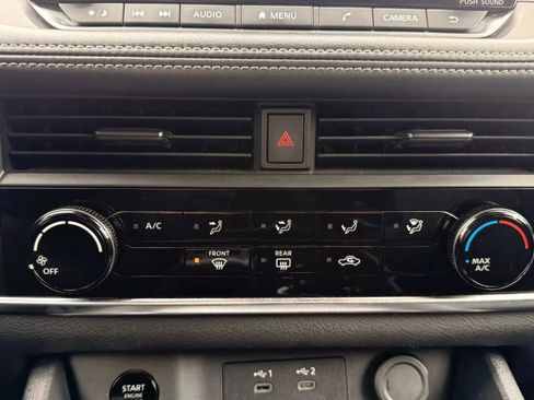 Used 2024 Nissan Rogue S image 23