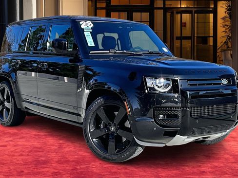 Used 2023 Land Rover Defender 110 V8 image 11