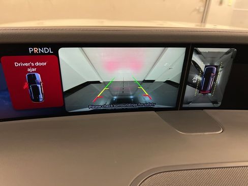 Used 2025 Lincoln Nautilus Premier w/ Equipment Group 102A image 14