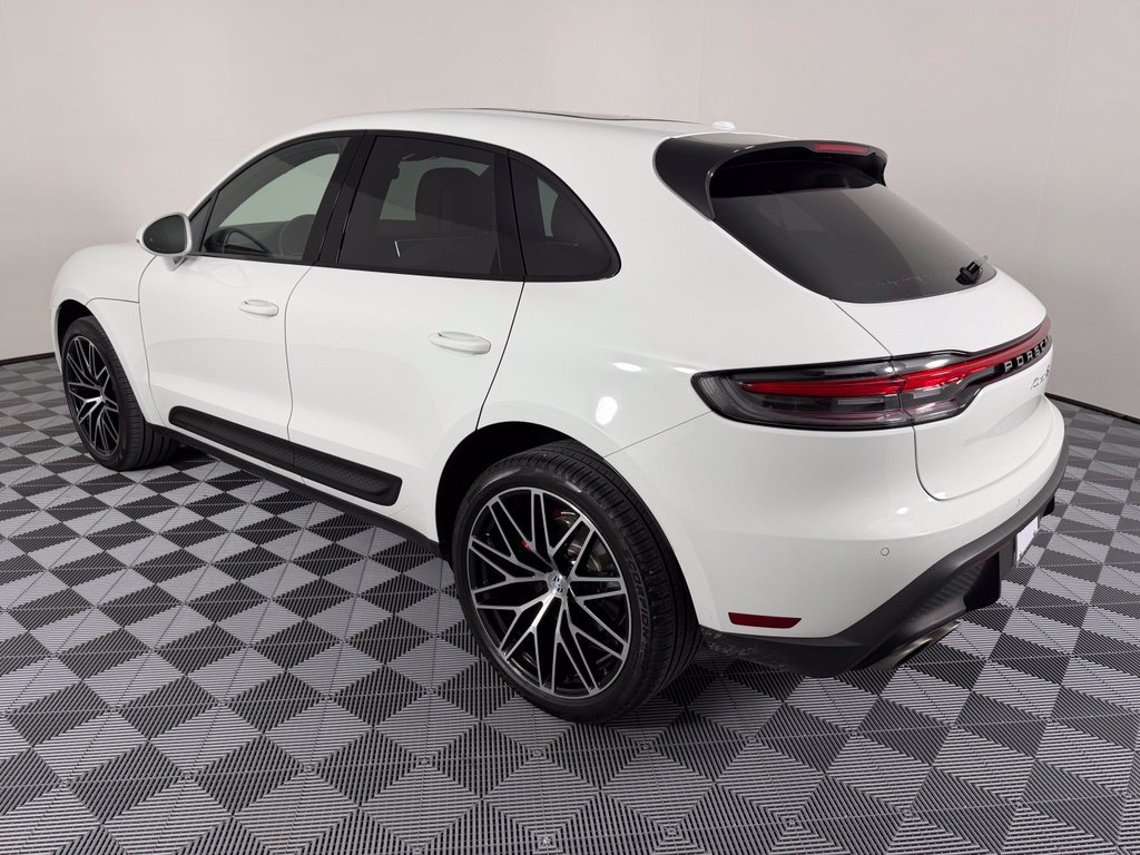 Used 2024 Porsche Macan S AWD/4WD image 3
