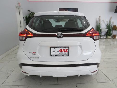 Used 2023 Nissan Kicks S image 5