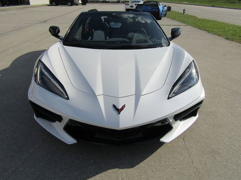 Used 2023 Chevrolet Corvette Stingray Premium Conv image 2