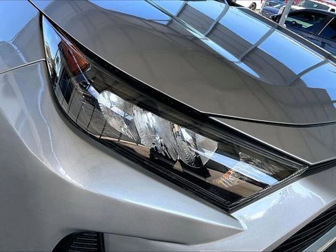 Used 2019 Toyota RAV4 LE image 28