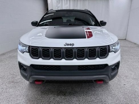 Used 2025 Jeep Compass Trailhawk AWD/4WD image 6