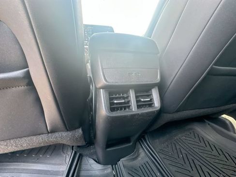 Used 2025 Chevrolet Equinox LT w/ Convenience Package II FWD image 24