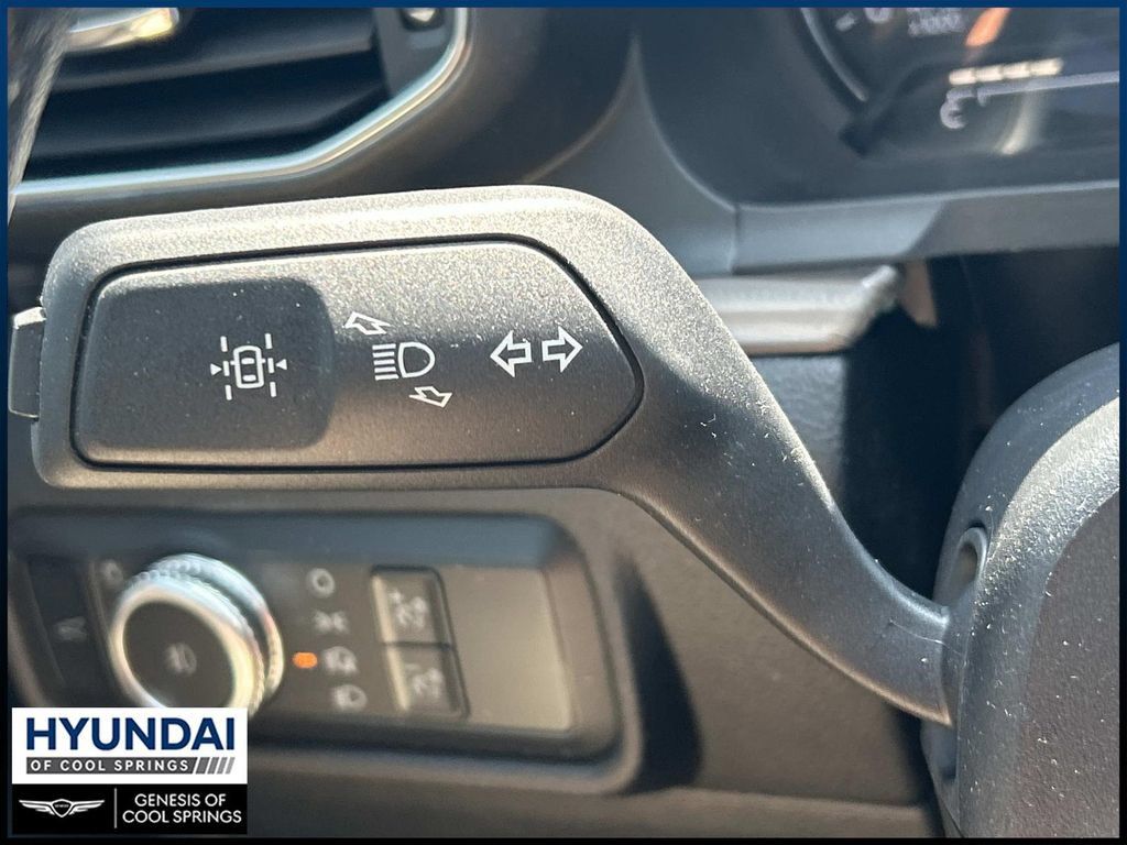 Used 2022 Ford Explorer Limited w/ Equipment Group 301A RWD image 35