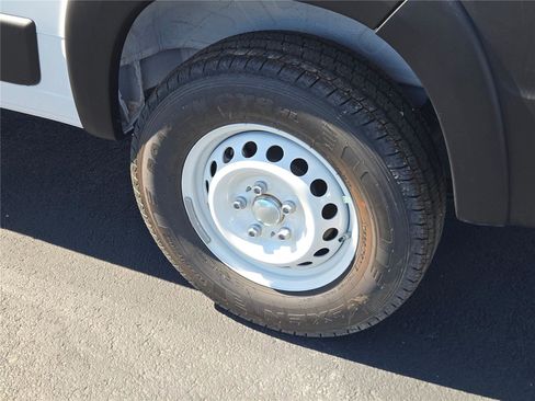 Used 2025 RAM ProMaster 2500 w/ Convenience Group image 18