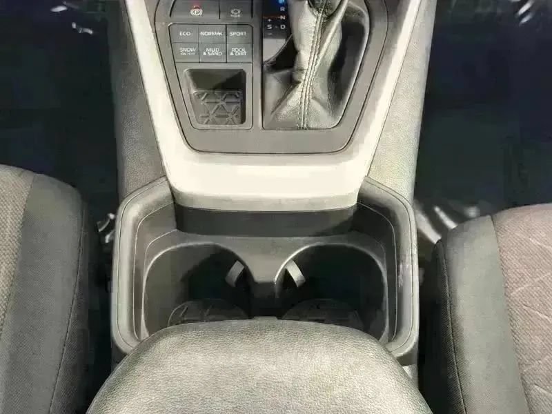 Used 2019 Toyota RAV4 XLE AWD/4WD image 24