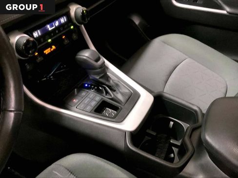 Used 2022 Toyota RAV4 XLE image 16