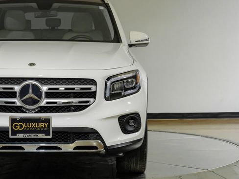 Used 2023 Mercedes-Benz GLB 250 4MATIC w/ Premium Package image 48