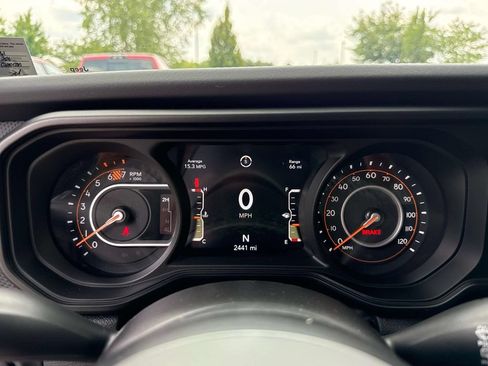 Used 2026 Jeep Wrangler Unlimited Rubicon AWD/4WD image 24