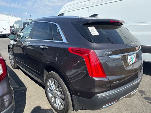 Used 2017 Cadillac XT5 Platinum w/ Driver Assist Package AWD/4WD image 4