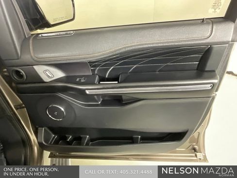 Used 2018 Ford Expedition Platinum RWD image 20