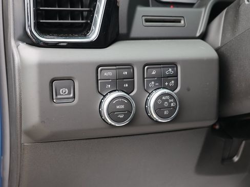 New 2025 GMC Sierra 2500 Denali w/ Denali Reserve Package image 12