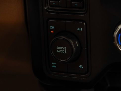 Used 2024 Ford F250 Lariat w/ Chrome Package image 22