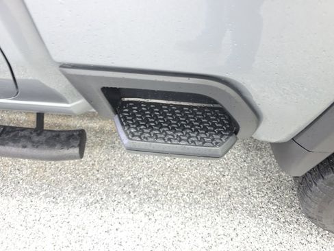 Used 2025 GMC Sierra 2500 SLE w/ SLE Value Package; image 26