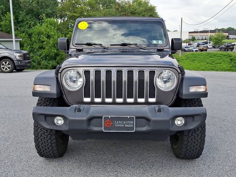 Used 2018 Jeep Wrangler Sport AWD/4WD image 2