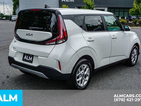 Used 2025 Kia Soul LX w/ LX Technology Package FWD image 5