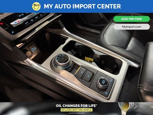 Used 2022 Ford Explorer XLT w/ Equipment Group 202A image 22