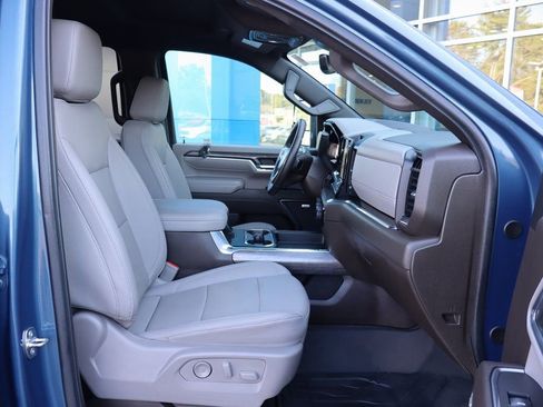 Used 2024 Chevrolet Silverado 2500 LTZ w/ LTZ Premium Package image 20