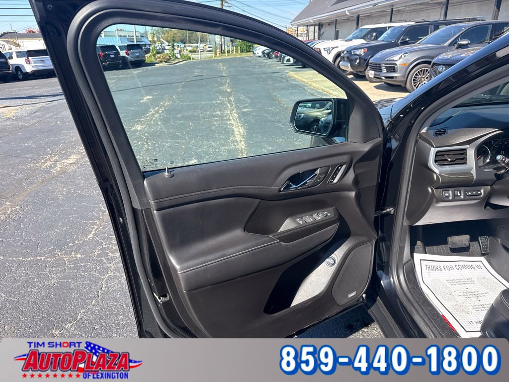 Used 2023 GMC Acadia SLT w/ Elevation Edition AWD/4WD image 10