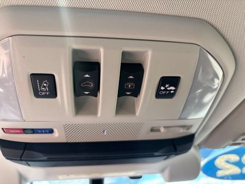 Used 2022 Subaru Ascent Touring AWD/4WD image 25