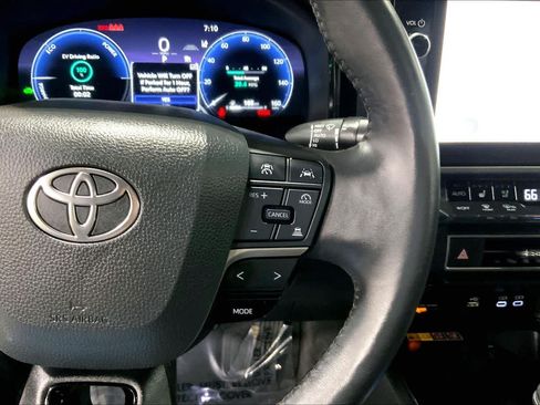 Used 2025 Toyota Camry XLE w/ Premium Package AWD/4WD image 25