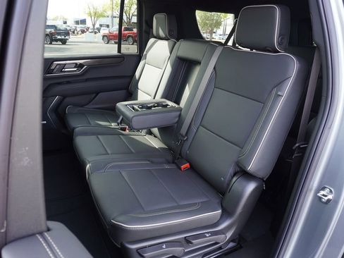 New 2026 GMC Yukon XL Elevation image 8