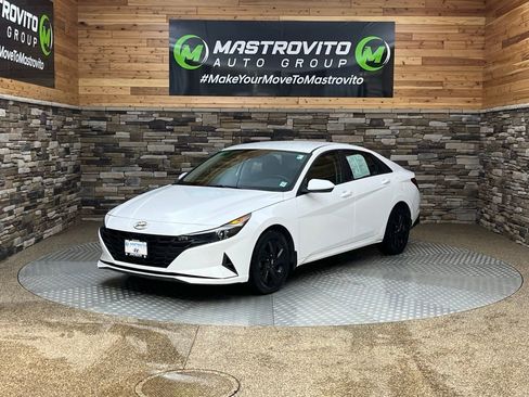 Used 2022 Hyundai Elantra SEL w/ Convenience Package image 4