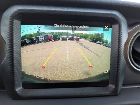 Used 2023 Jeep Wrangler Unlimited w/ Cold Weather Group AWD/4WD image 24