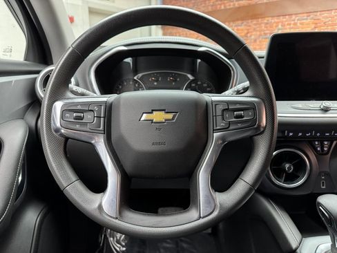 Used 2023 Chevrolet Blazer LT image 14