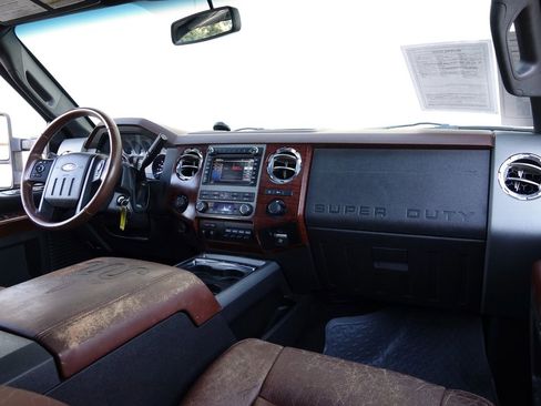 Used 2012 Ford F250 King Ranch w/ King Ranch w/Chrome Pkg image 8