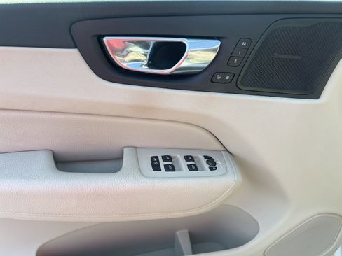 Used 2019 Volvo XC60 T6 Inscription image 14