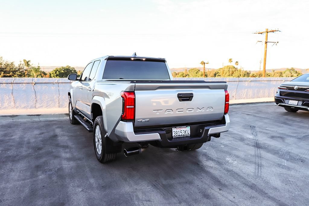 Used 2025 Toyota Tacoma SR5 AWD/4WD image 7