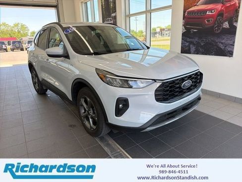 Used 2025 Ford Escape ST-Line Select AWD/4WD image 1
