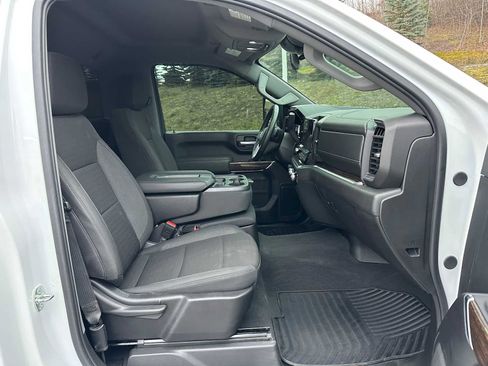 Used 2024 GMC Sierra 3500 SLE w/ SLE Convenience Package image 10