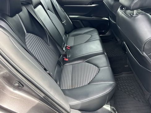 Used 2023 Toyota Camry SE image 15