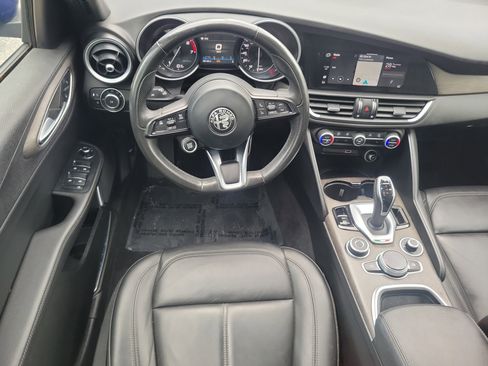 Used 2023 Alfa Romeo Giulia Ti AWD/4WD image 13