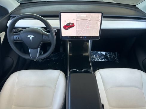 Used 2021 Tesla Model Y Long Range AWD/4WD image 13
