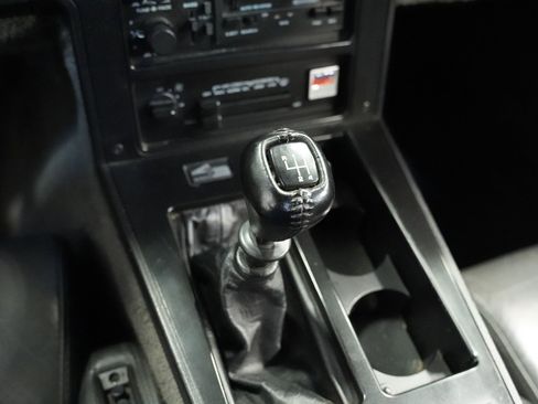 Used 1986 Chevrolet Corvette Convertible image 38