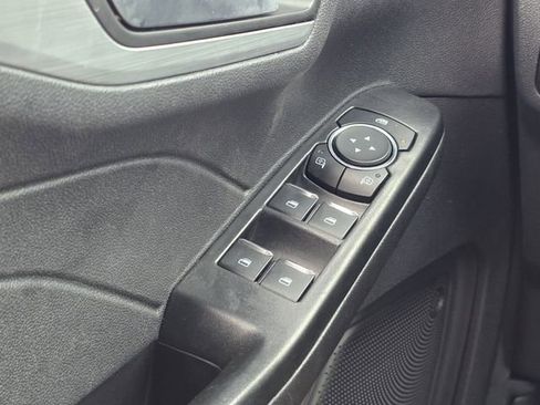 Certified 2025 Ford Escape Platinum AWD/4WD image 16