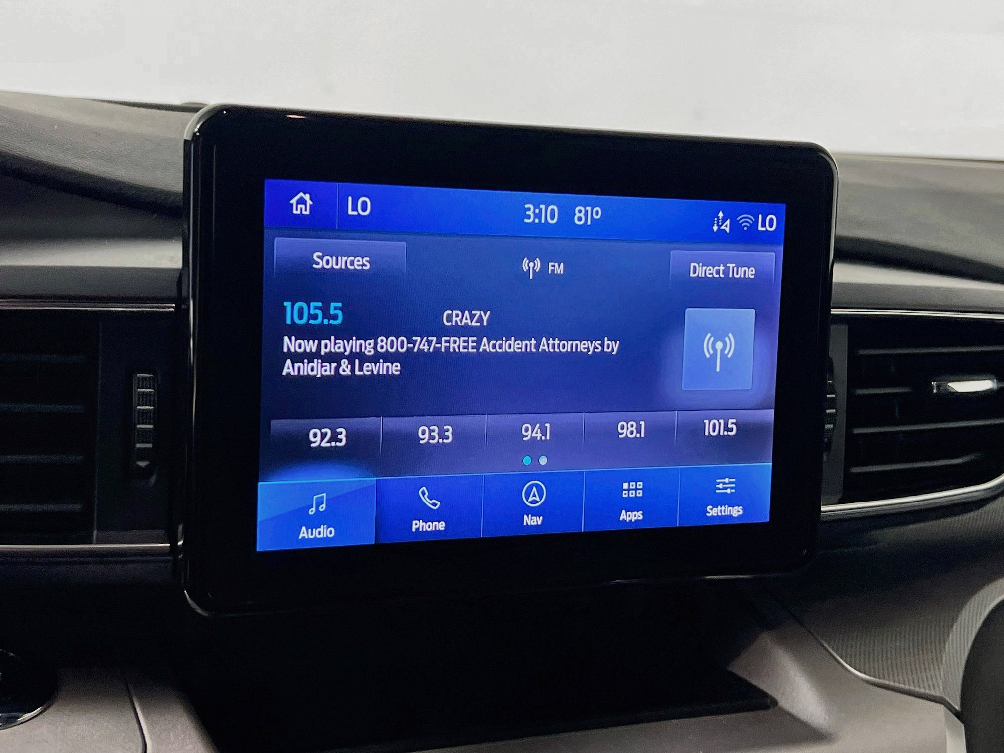 Used 2022 Ford Explorer XLT w/ Equipment Group 202A AWD/4WD image 26