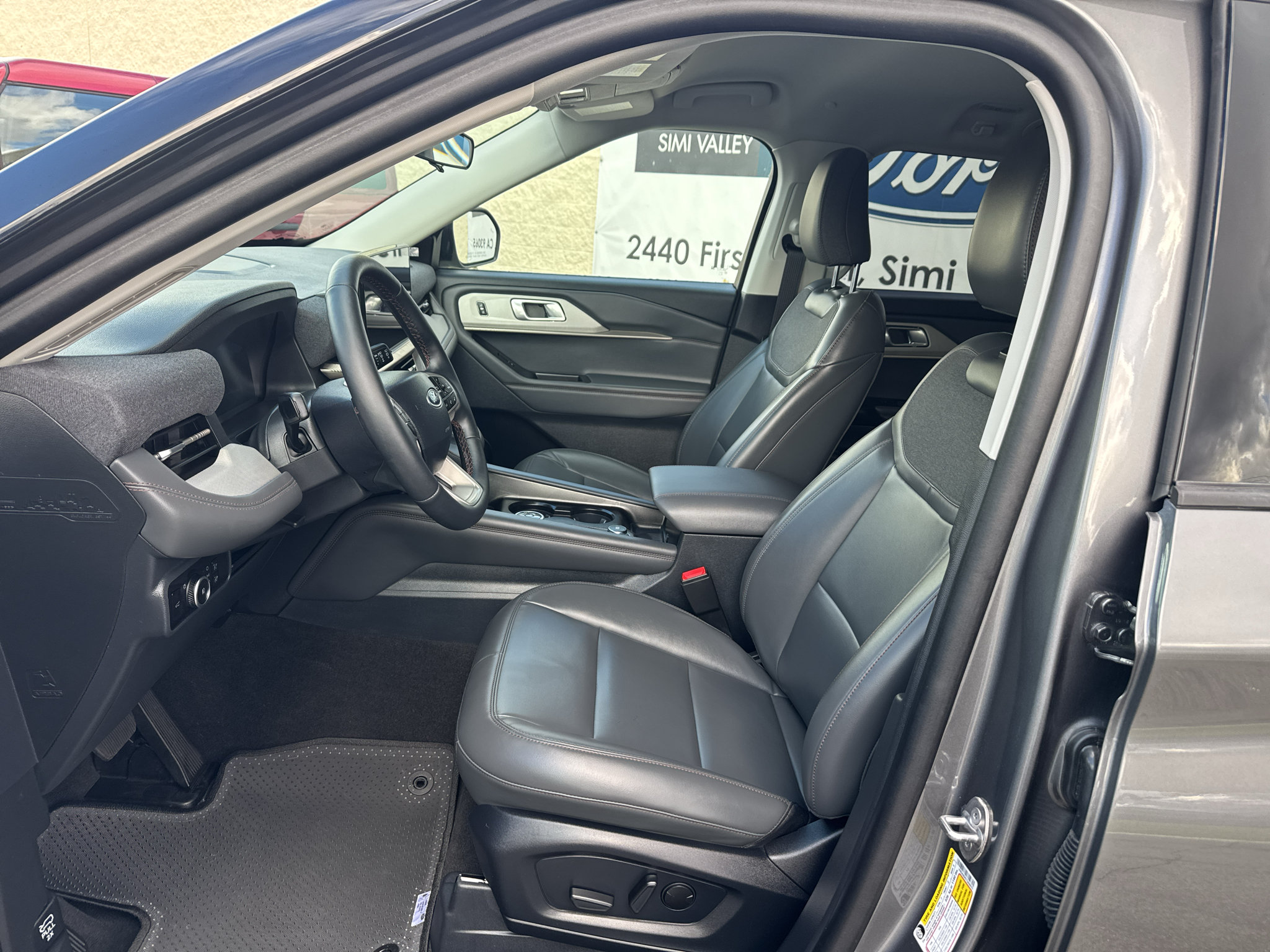 Used 2026 Ford Explorer Active w/ Active Comfort Package AWD/4WD image 8