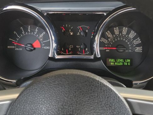 Used 2009 Ford Mustang GT Premium RWD image 18