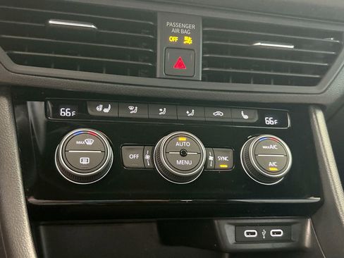 Certified 2021 Volkswagen Jetta R-Line FWD image 26